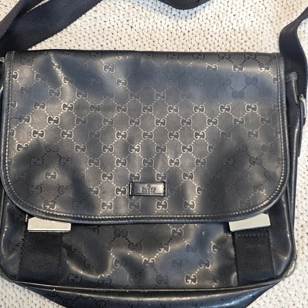 Gucci mens medium gg messenger bag